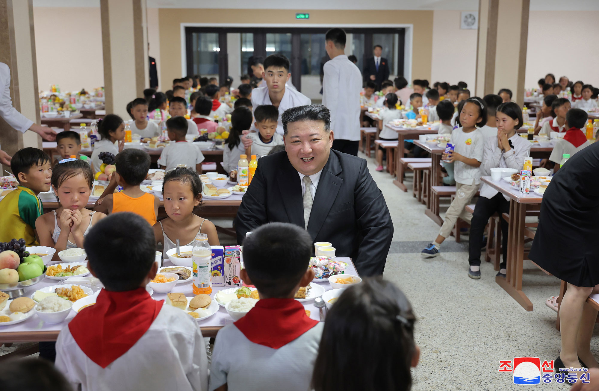 Flood victims in North Phyongan, Jagang and Ryanggang provinces arrive in Pyongyang<br>President of State Affairs <nobr><span style="font-size:110%;">Kim Jong Un</span></nobr> visits lodging quarters to greet flood victims