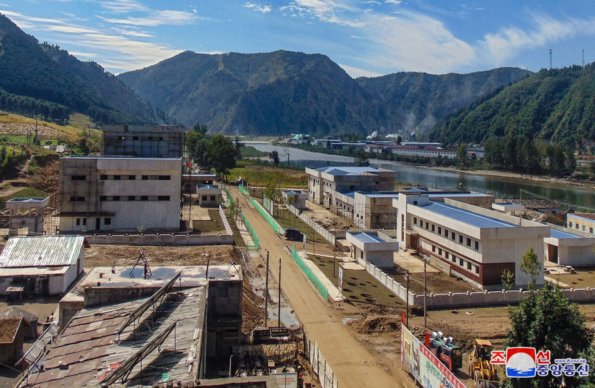 President
 of State Affairs <nobr><span style="font-size:110%;">Kim Jong Un</span></nobr> inspects regional-industry factories under construction in North Phyongan Province