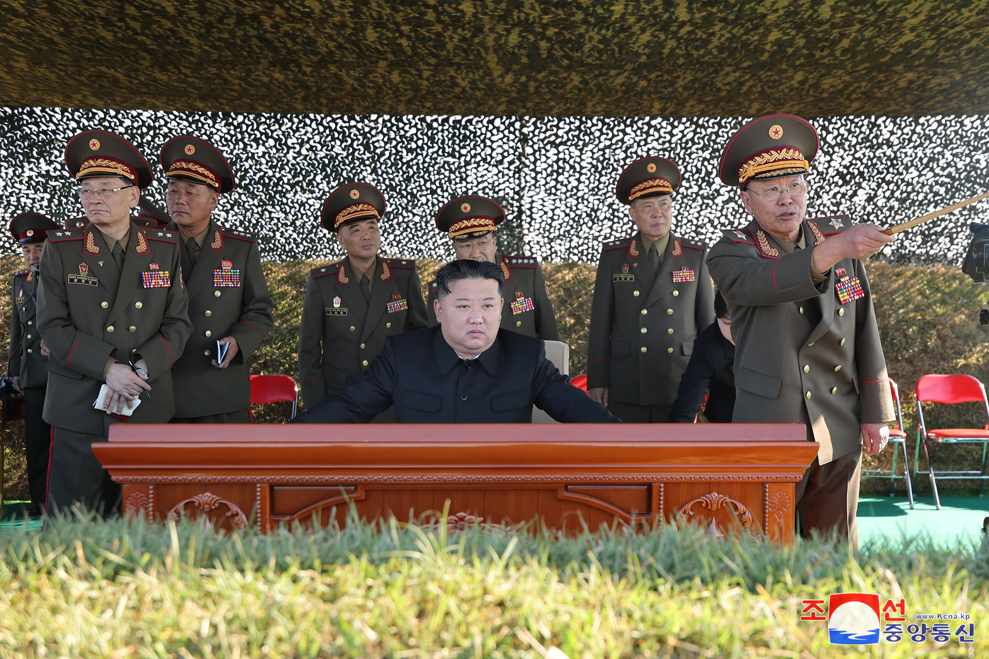 President of State Affairs <nobr><span style="font-size:110%;">Kim Jong Un</span></nobr> oversees live artillery firing drill of graduates of O Jin U Artillery Academy