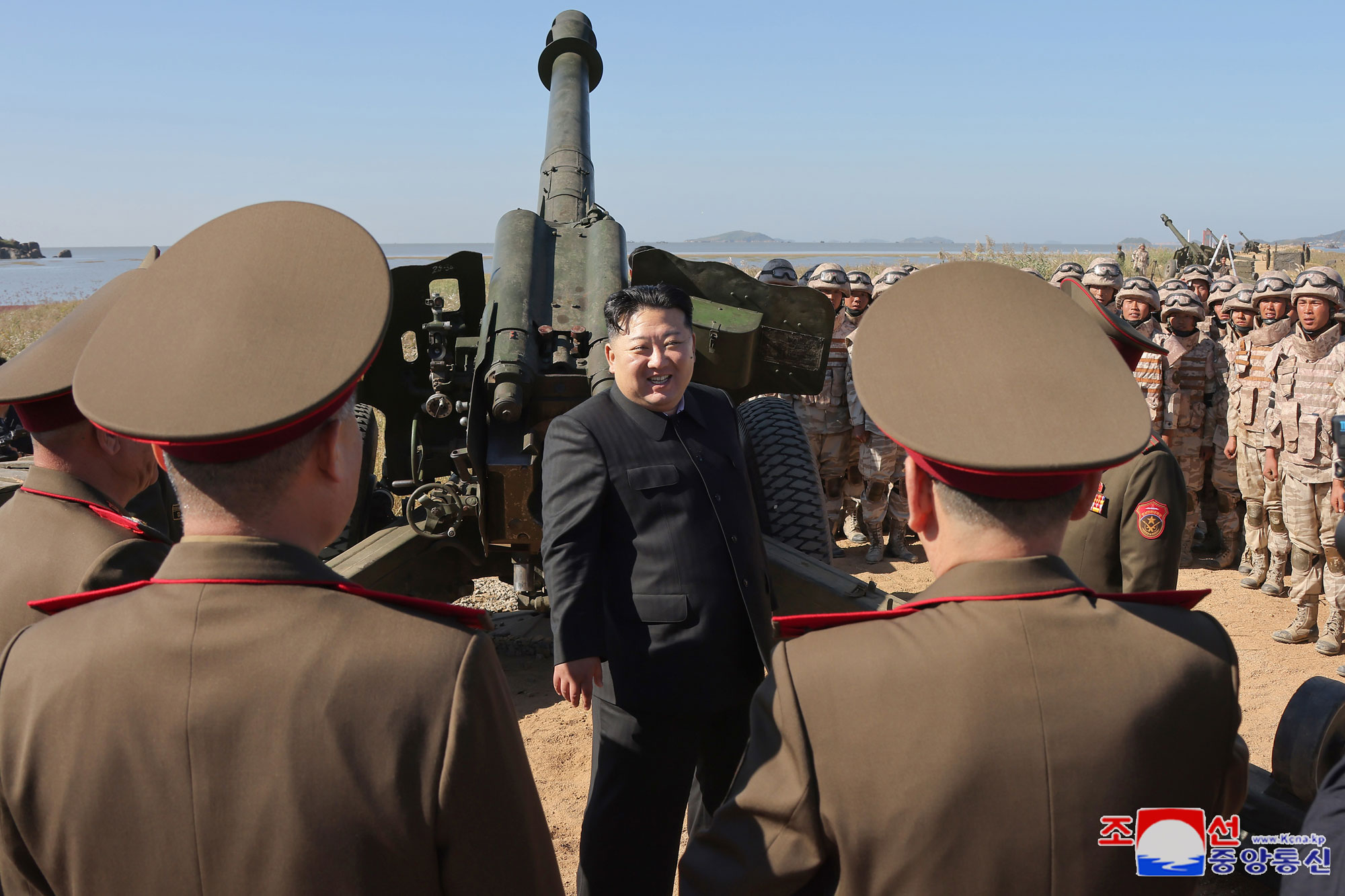 President of State Affairs <nobr><span style="font-size:110%;">Kim Jong Un</span></nobr> oversees live artillery firing drill of graduates of O Jin U Artillery Academy