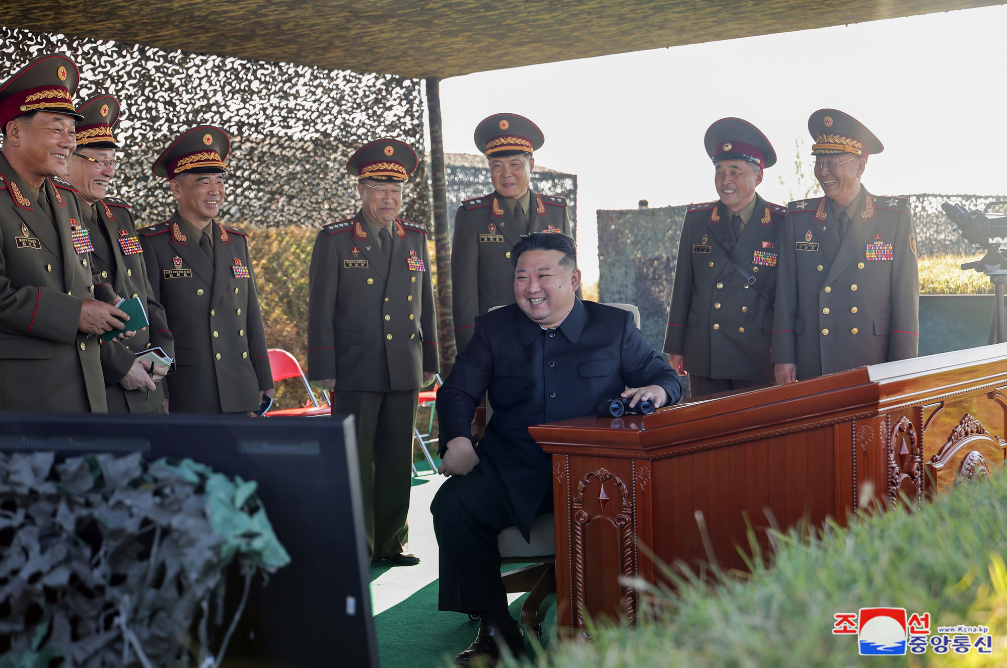 President of State Affairs <nobr><span style="font-size:110%;">Kim Jong Un</span></nobr> oversees live artillery firing drill of graduates of O Jin U Artillery Academy