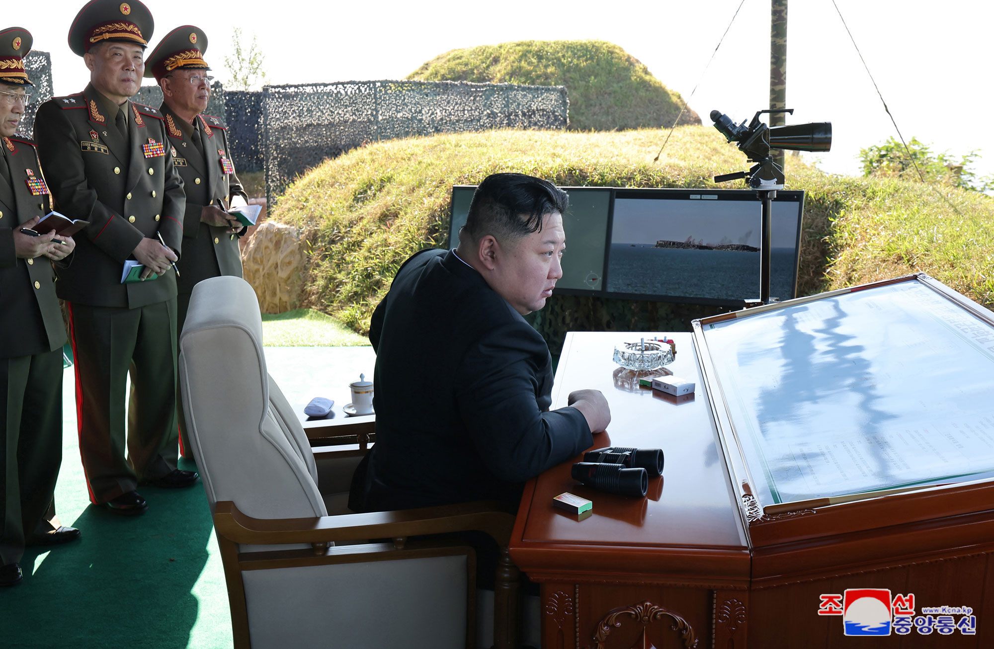 President of State Affairs <nobr><span style="font-size:110%;">Kim Jong Un</span></nobr> oversees live artillery firing drill of graduates of O Jin U Artillery Academy