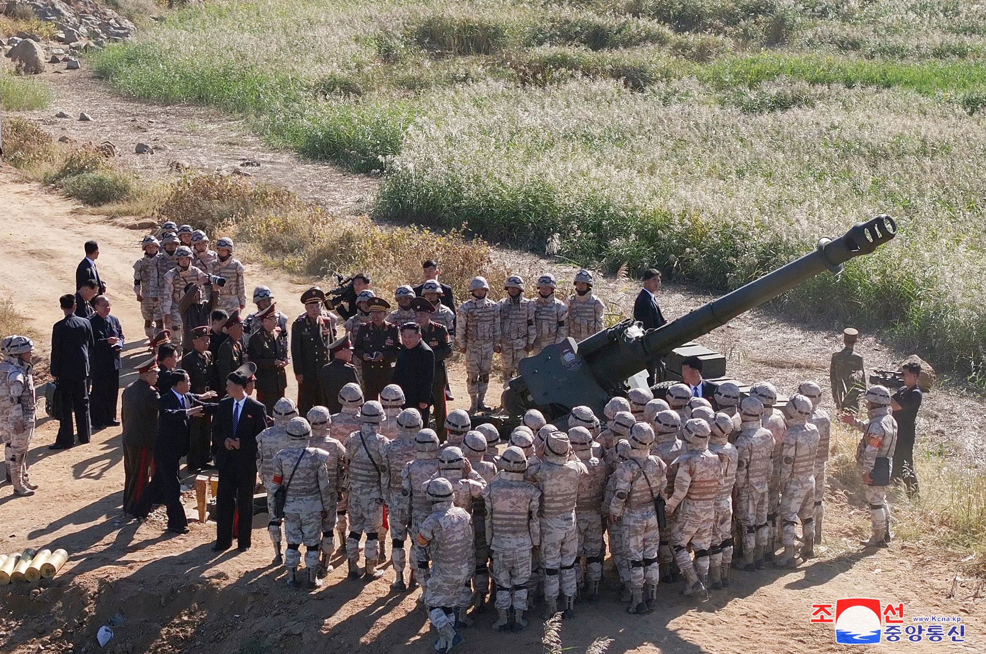 President of State Affairs <nobr><span style="font-size:110%;">Kim Jong Un</span></nobr> oversees live artillery firing drill of graduates of O Jin U Artillery Academy