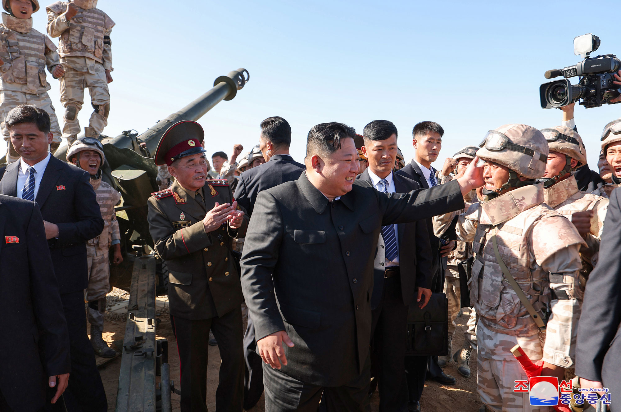 President of State Affairs <nobr><span style="font-size:110%;">Kim Jong Un</span></nobr> oversees live artillery firing drill of graduates of O Jin U Artillery Academy