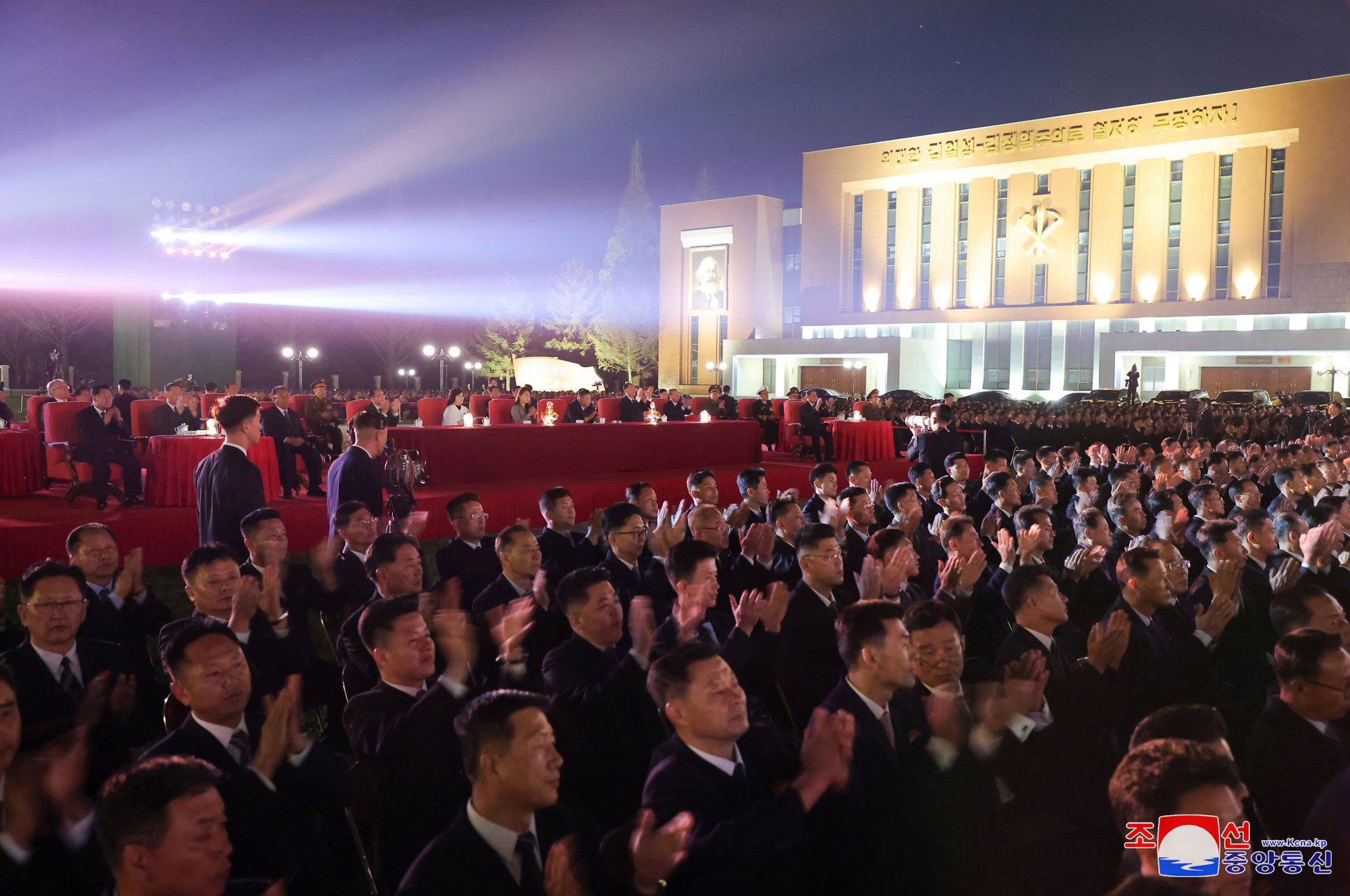 庆祝朝鲜劳动党成立79周年演出隆重举行