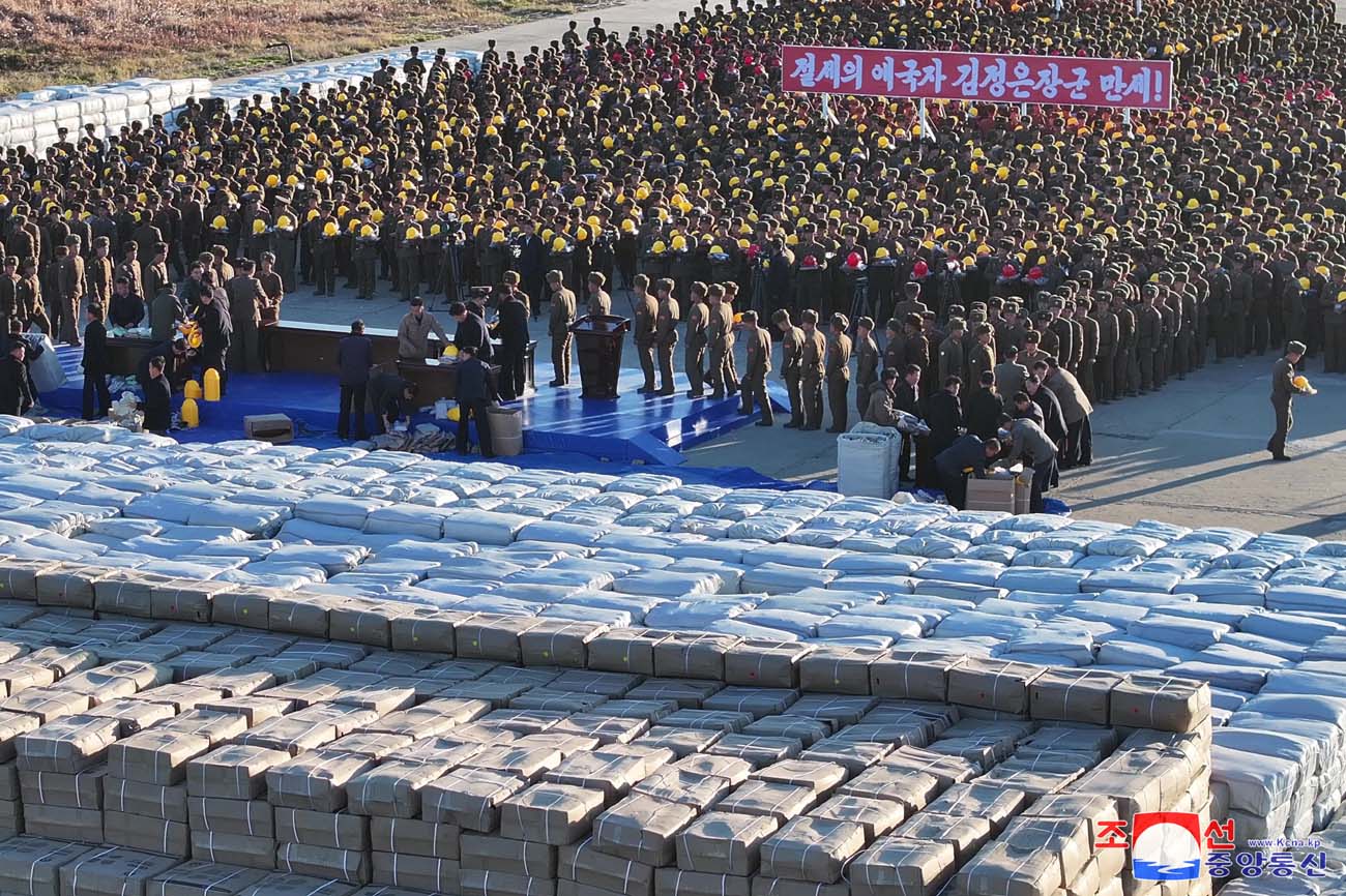 President of State Affairs Kim Jong Un sends gifts to builders involved in project for damage rehabilitation in North Phyongan Province