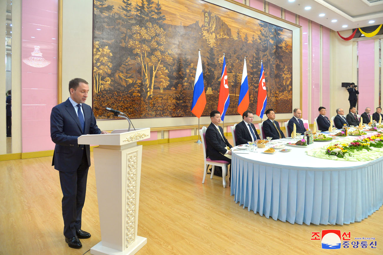 DPRK government gives reception in welcome of government delegation of Russian Federation