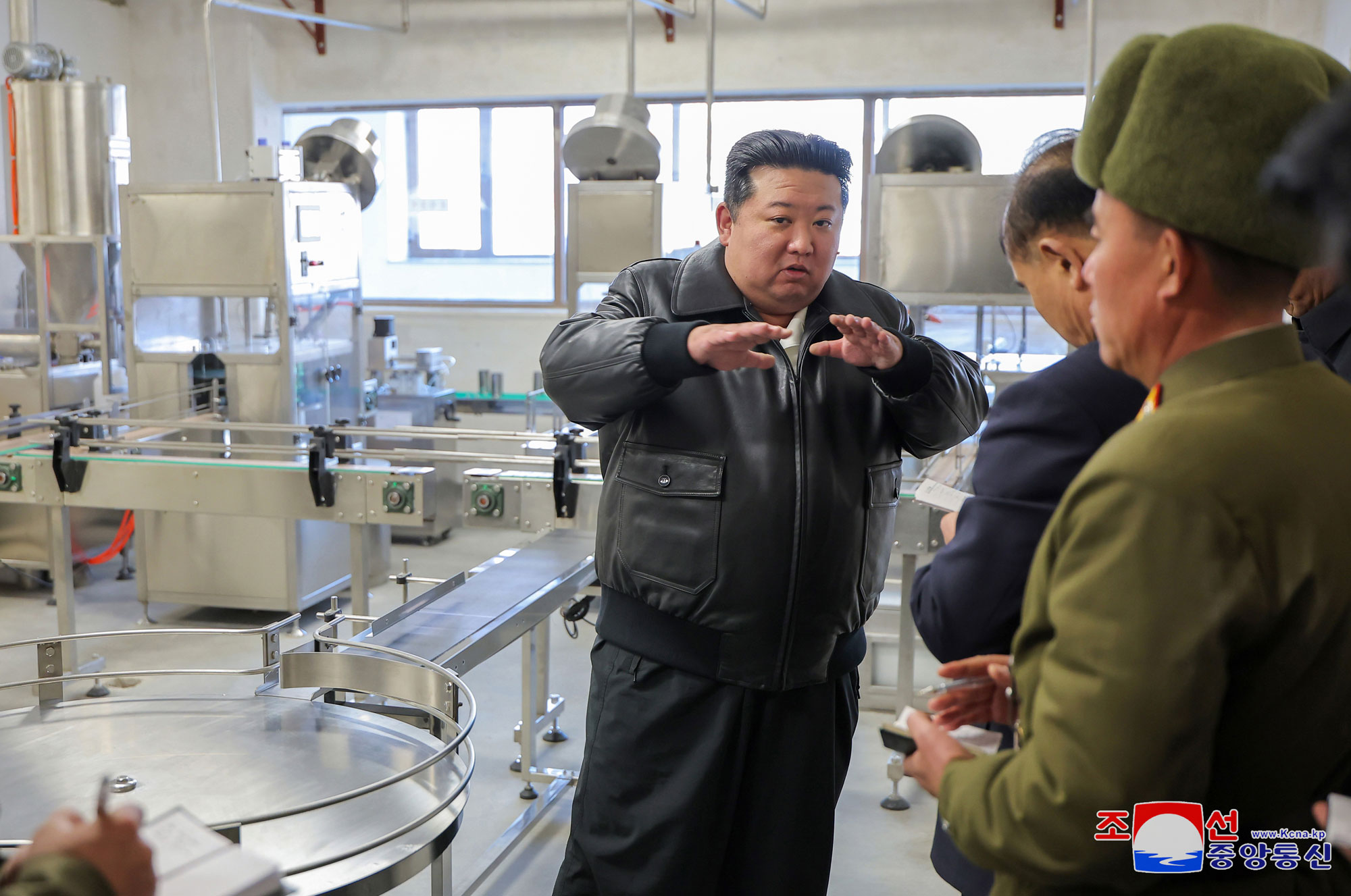 Der verehrte Genosse Kim Jong Un leitete die Baustellen für örtliche Industriebetriebe im Kreis Songchon vor Ort an