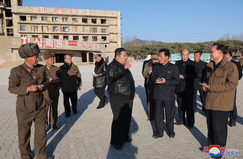 경애하는 김정은동지께서 함경남도 신포시바다가양식사업소건설장을 현지지도하시였다