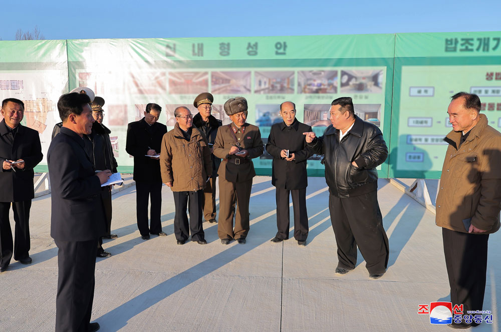 경애하는 김정은동지께서 함경남도 신포시바다가양식사업소건설장을 현지지도하시였다