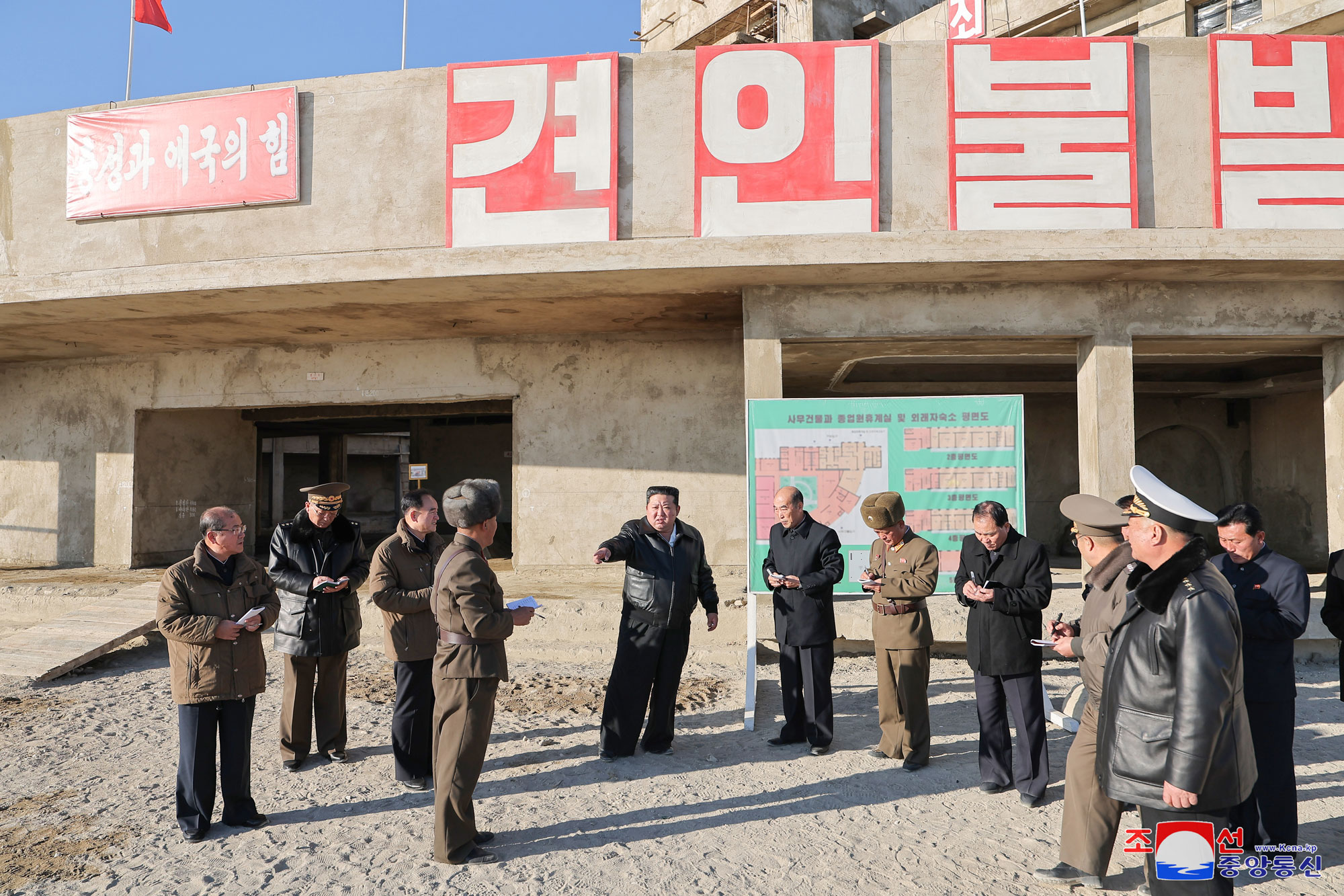 敬爱的金正恩同志视察咸镜南道新浦市浅海养殖事业所建设工地