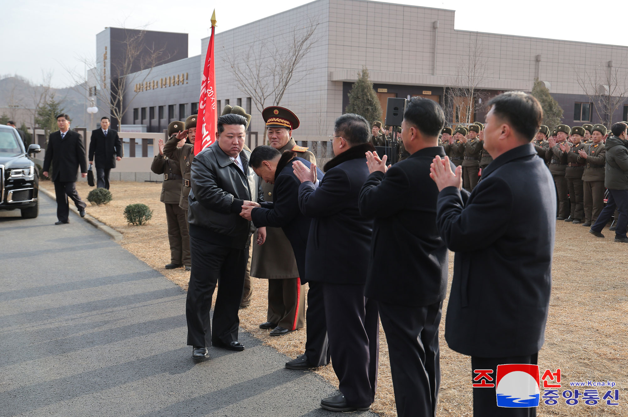 开创地方中兴新时代的我们党十年革命的第一个高贵实体成川郡地方工业工厂竣工典礼隆重举行敬爱的金正恩同志出席竣工典礼，发表重要讲话