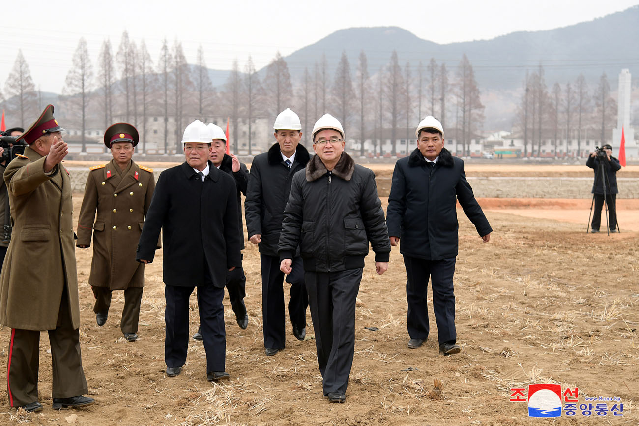 강동군, 은산군, 장연군, 부령군, 김정숙군과 개풍구역에서 새년도 지방건설사업에 일제히 착수