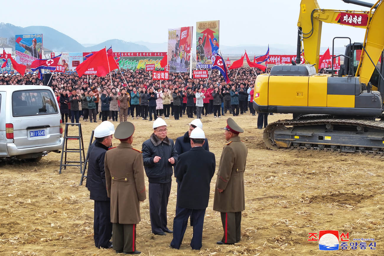 강동군, 은산군, 장연군, 부령군, 김정숙군과 개풍구역에서 새년도 지방건설사업에 일제히 착수