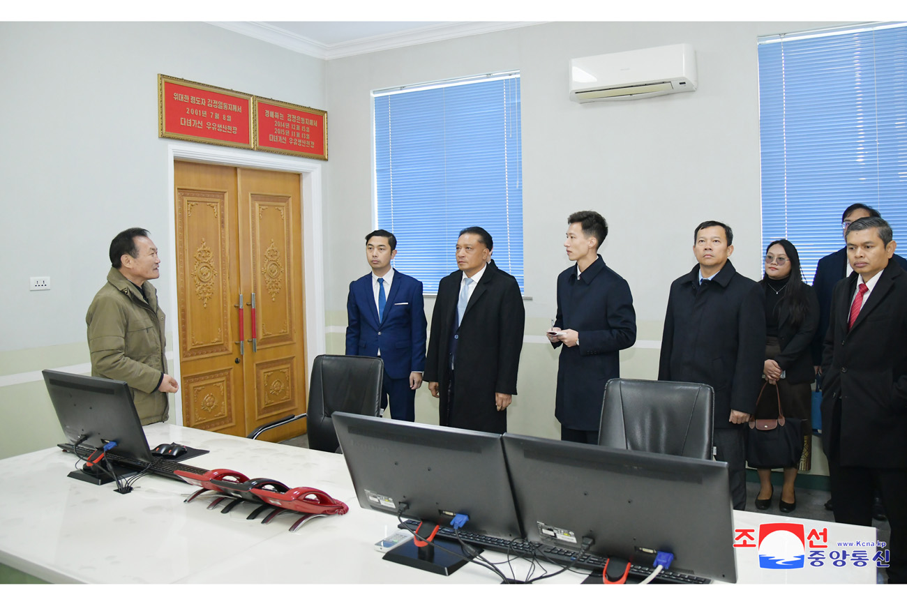 Delegation of Lao FM tours Pyongyang