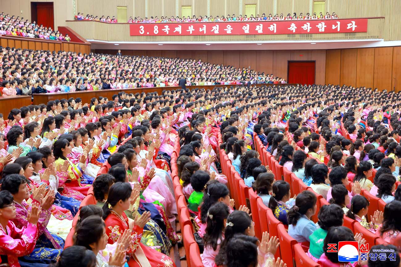 National meeting held to mark March 8 International Women