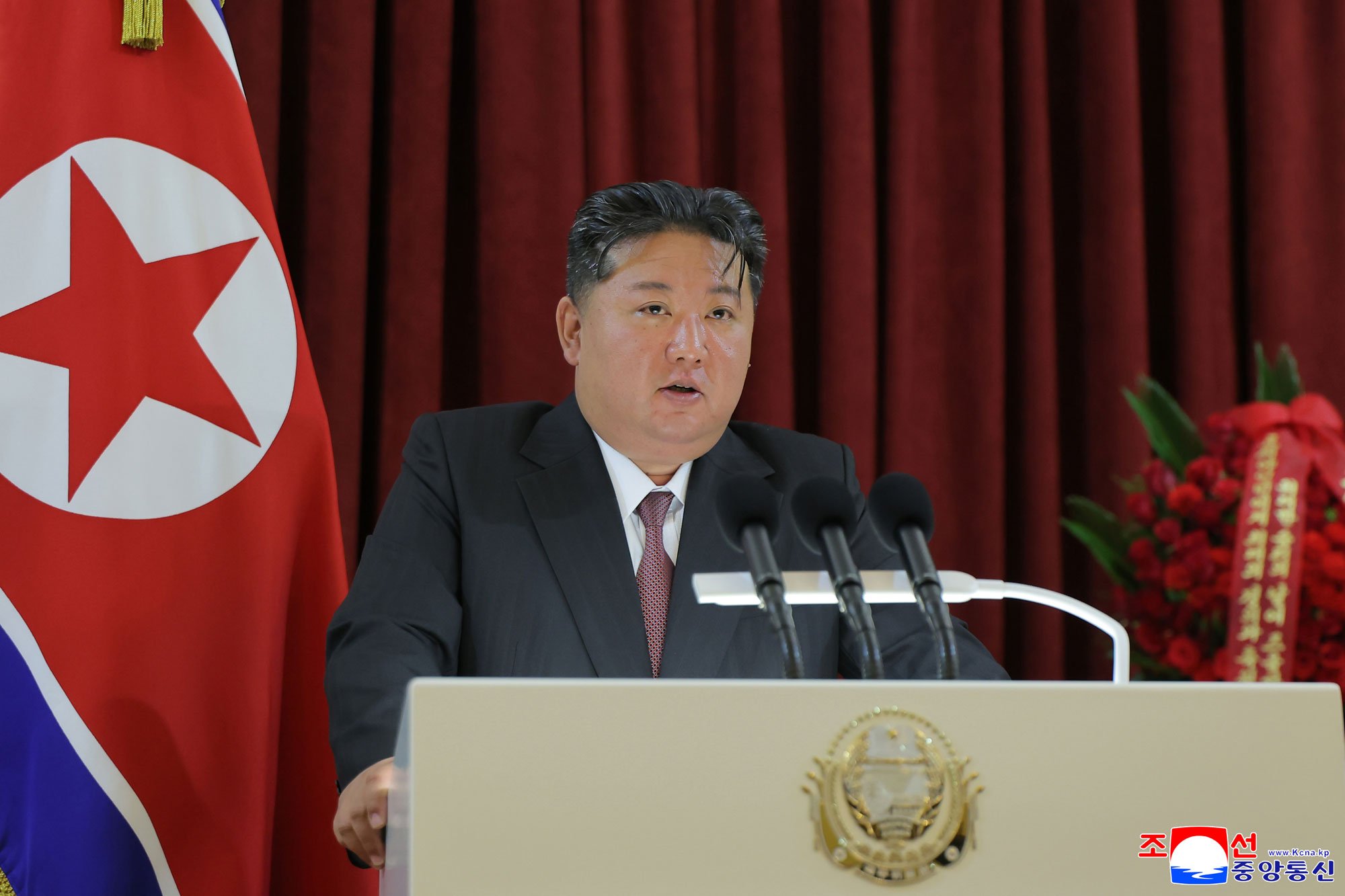 경애하는 김정은동지께서 우리 나라 주재 로씨야련방대사관을 축하방문하시여 하신 연설