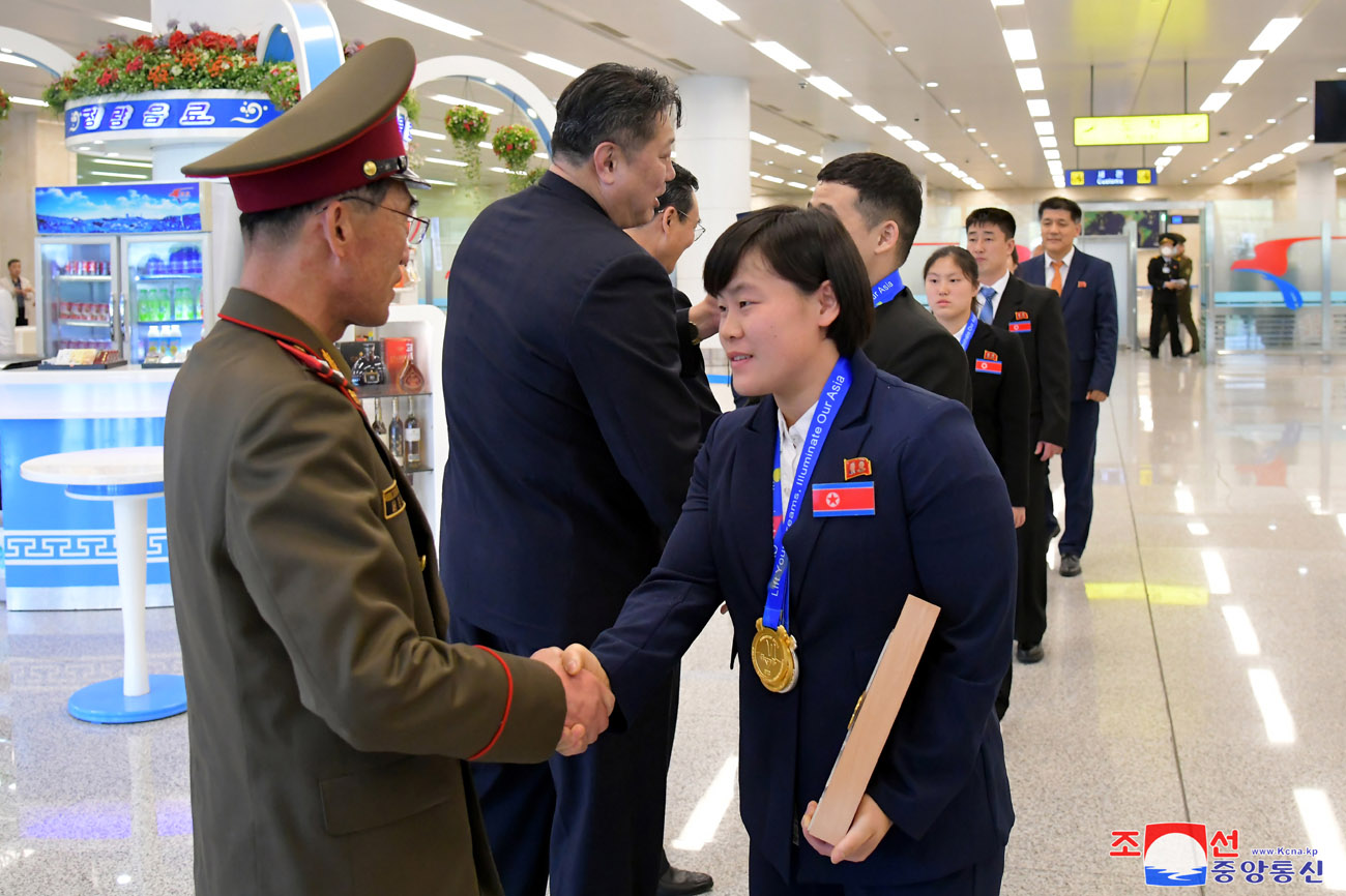 2025년 아시아력기선수권대회에 참가하였던 우리 선수들 귀국