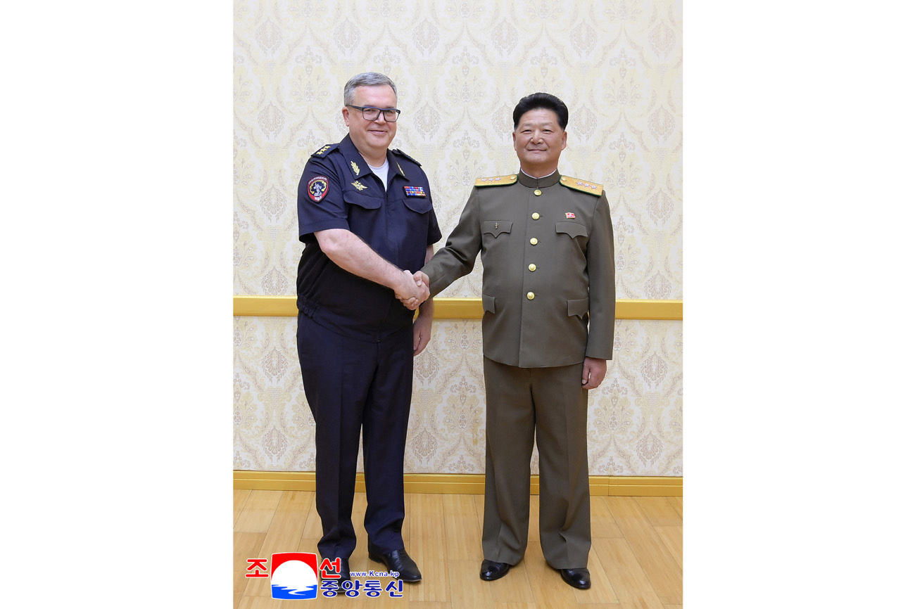 조선민주주의인민공화국 사회안전상이 로씨야내무성대표단을 만났다