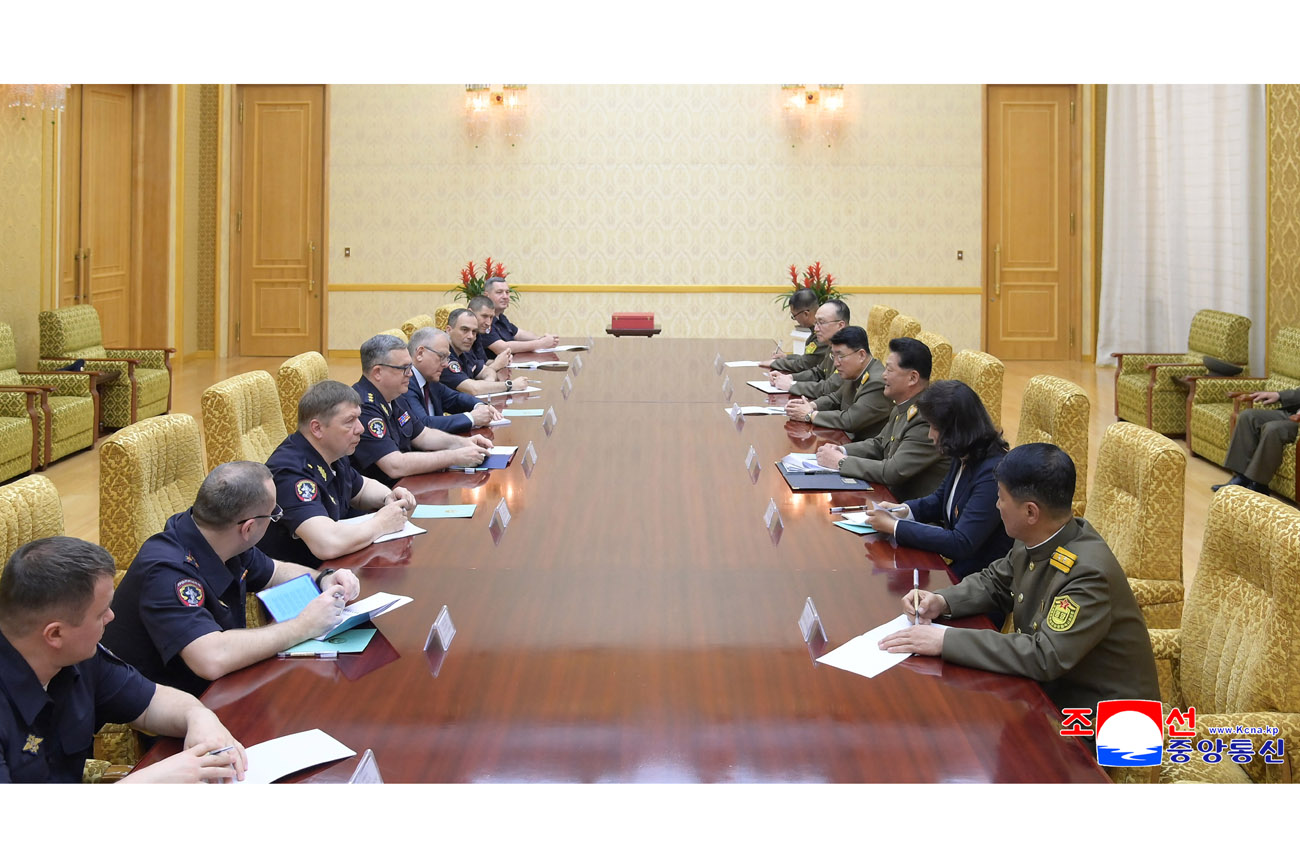조선민주주의인민공화국 사회안전상이 로씨야내무성대표단을 만났다