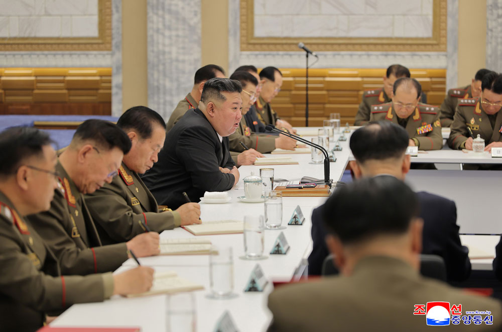 조선로동당 중앙군사위원회 제8기 제8차확대회의 진행