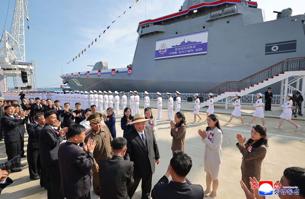 새시대 함선공업혁명과 해군무력현대화의 과감한 전진발전
조선인민군 해군 구축함 진수기념식 성대히 진행
