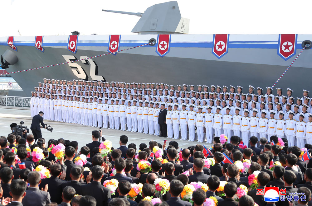 새시대 함선공업혁명과 해군무력현대화의 과감한 전진발전
조선인민군 해군 구축함 진수기념식 성대히 진행