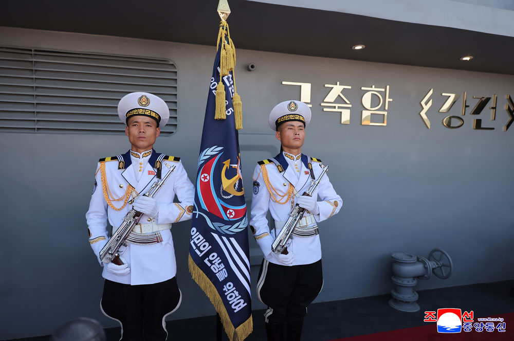 새시대 함선공업혁명과 해군무력현대화의 과감한 전진발전
조선인민군 해군 구축함 진수기념식 성대히 진행