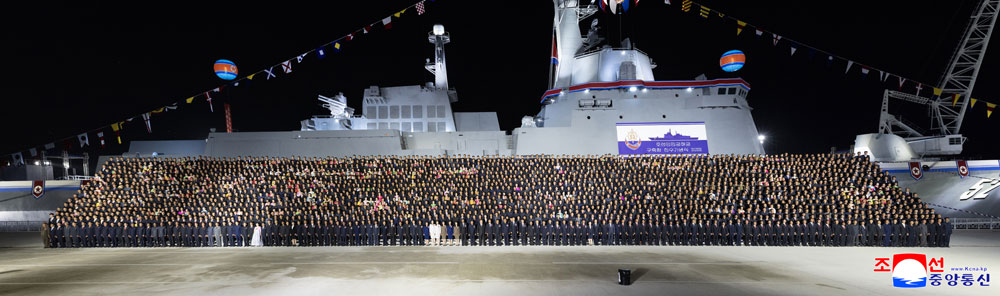 새시대 함선공업혁명과 해군무력현대화의 과감한 전진발전
조선인민군 해군 구축함 진수기념식 성대히 진행