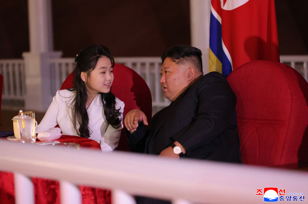 새시대 함선공업혁명과 해군무력현대화의 과감한 전진발전
조선인민군 해군 구축함 진수기념식 성대히 진행