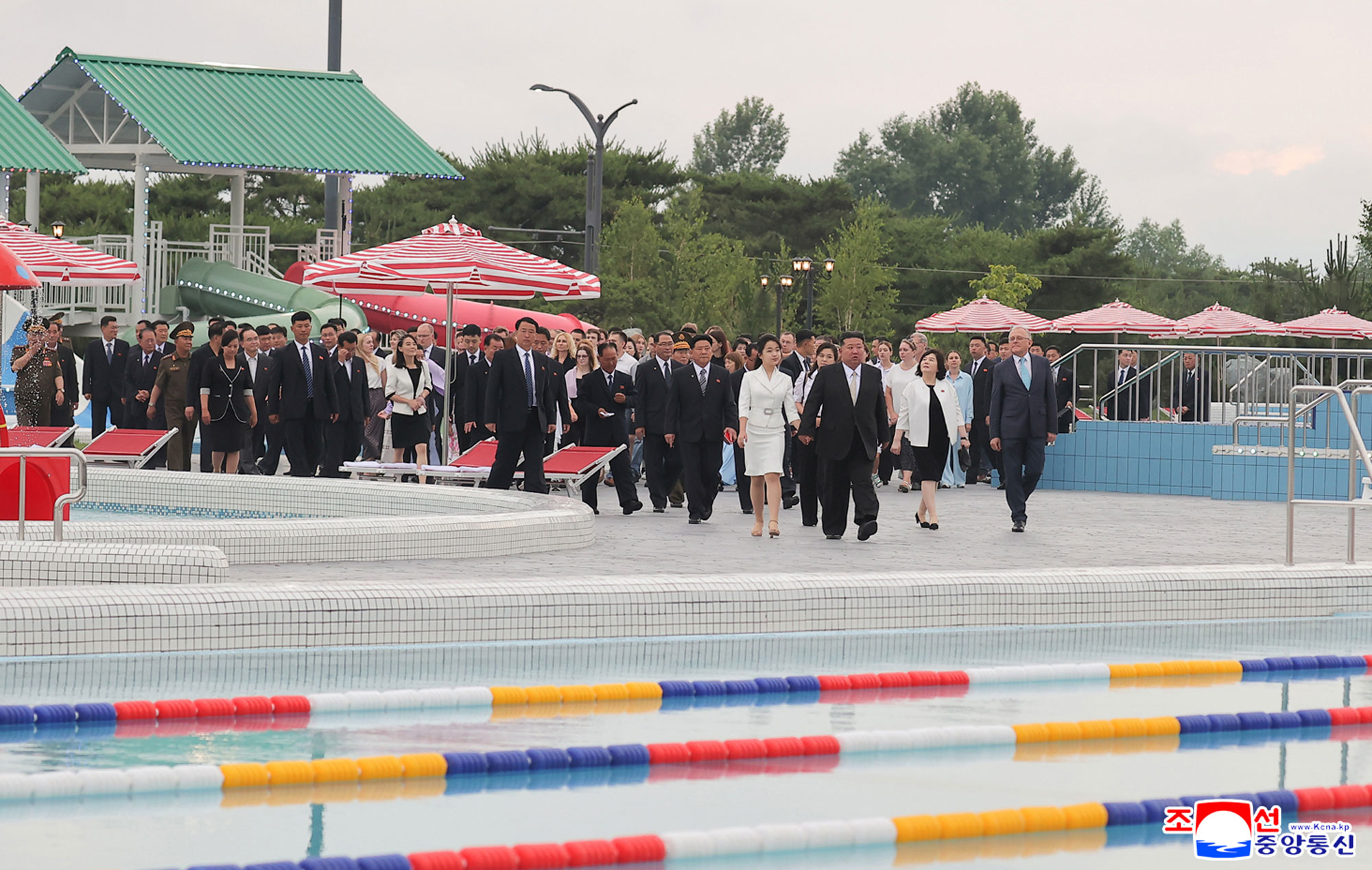 사회주의문명개화의 새 경관을 펼친 동해기슭의 관광명소
원산갈마해안관광지구 준공식 성대히 진행
