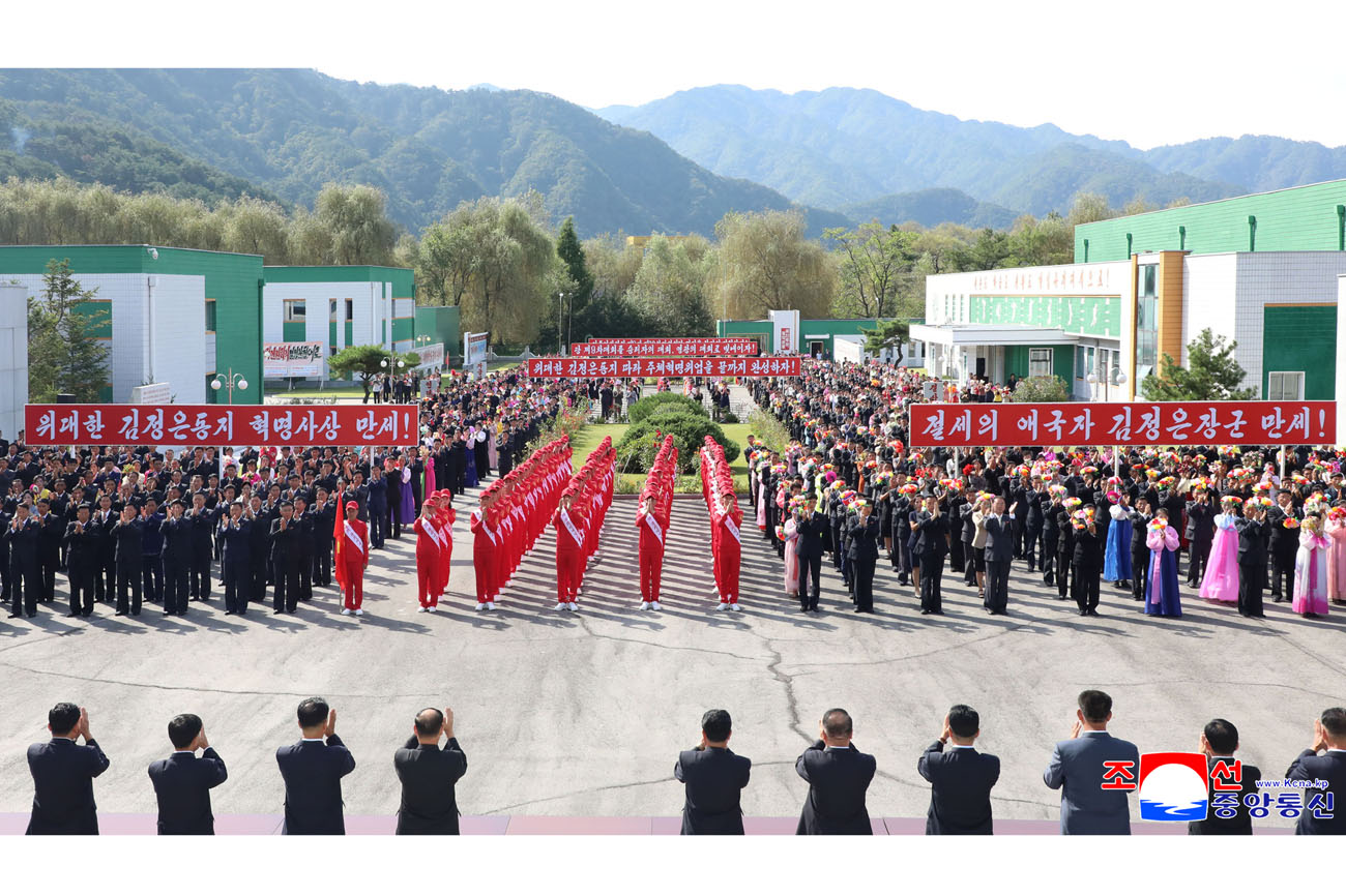 경애하는 김정은동지께 삼가 올리는 충성의 편지를 채택하는 각 도군중대회 진행, 편지이어달리기대렬들 평양을 향해 출발