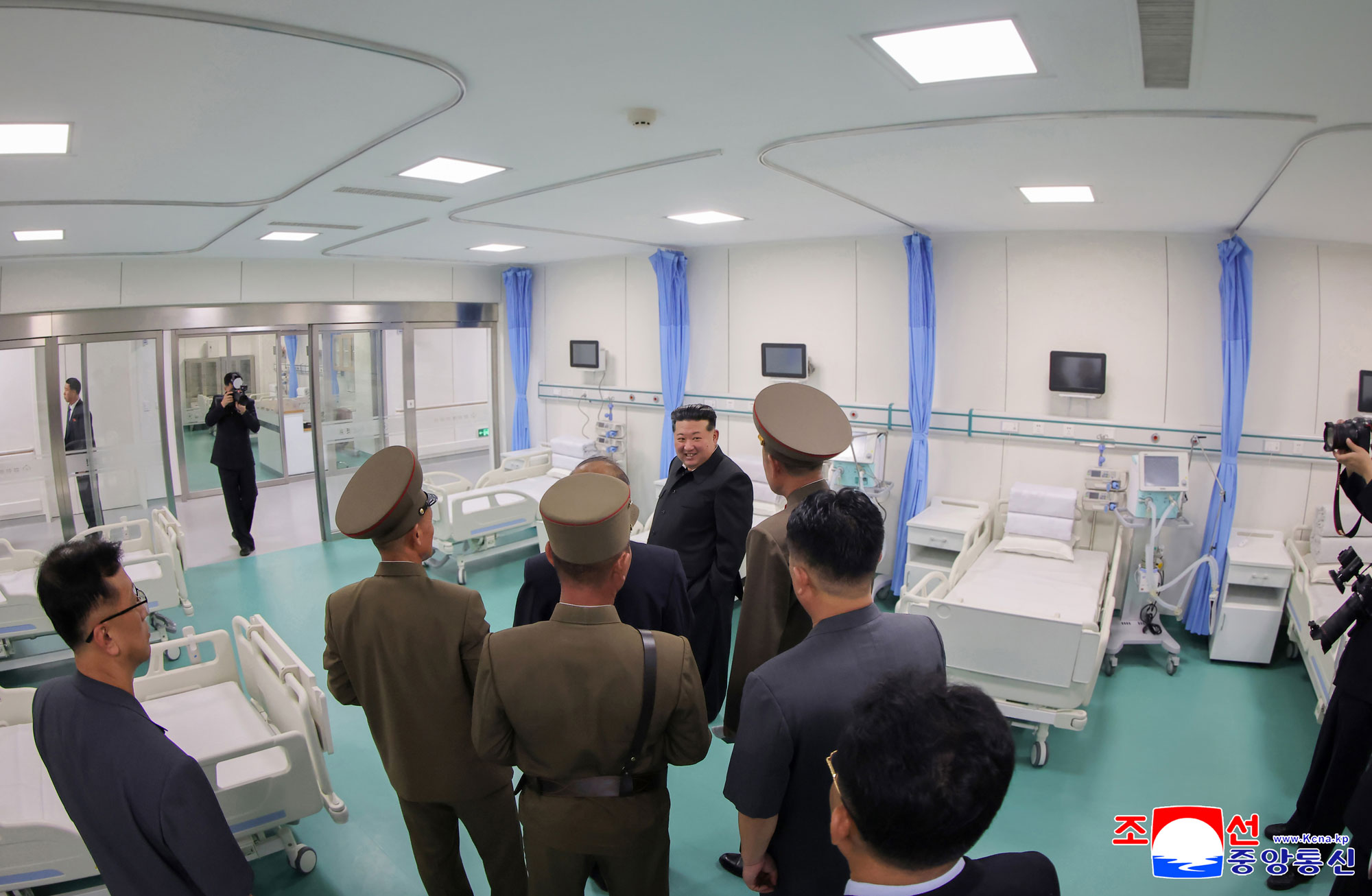 Der verehrte Genosse Kim Jong Un besichtigte das vor der Einweihung stehende Pyongyanger Krankenhaus