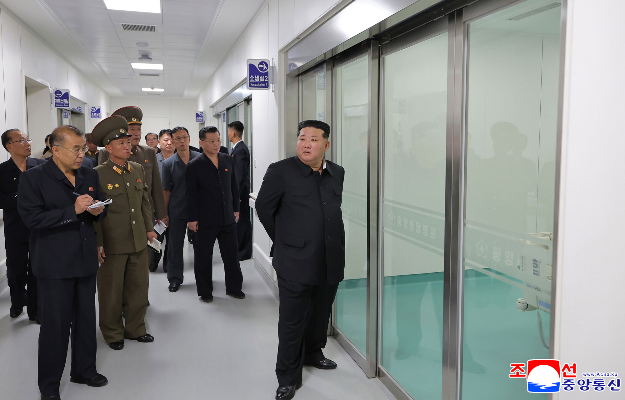 Der verehrte Genosse Kim Jong Un besichtigte das vor der Einweihung stehende Pyongyanger Krankenhaus