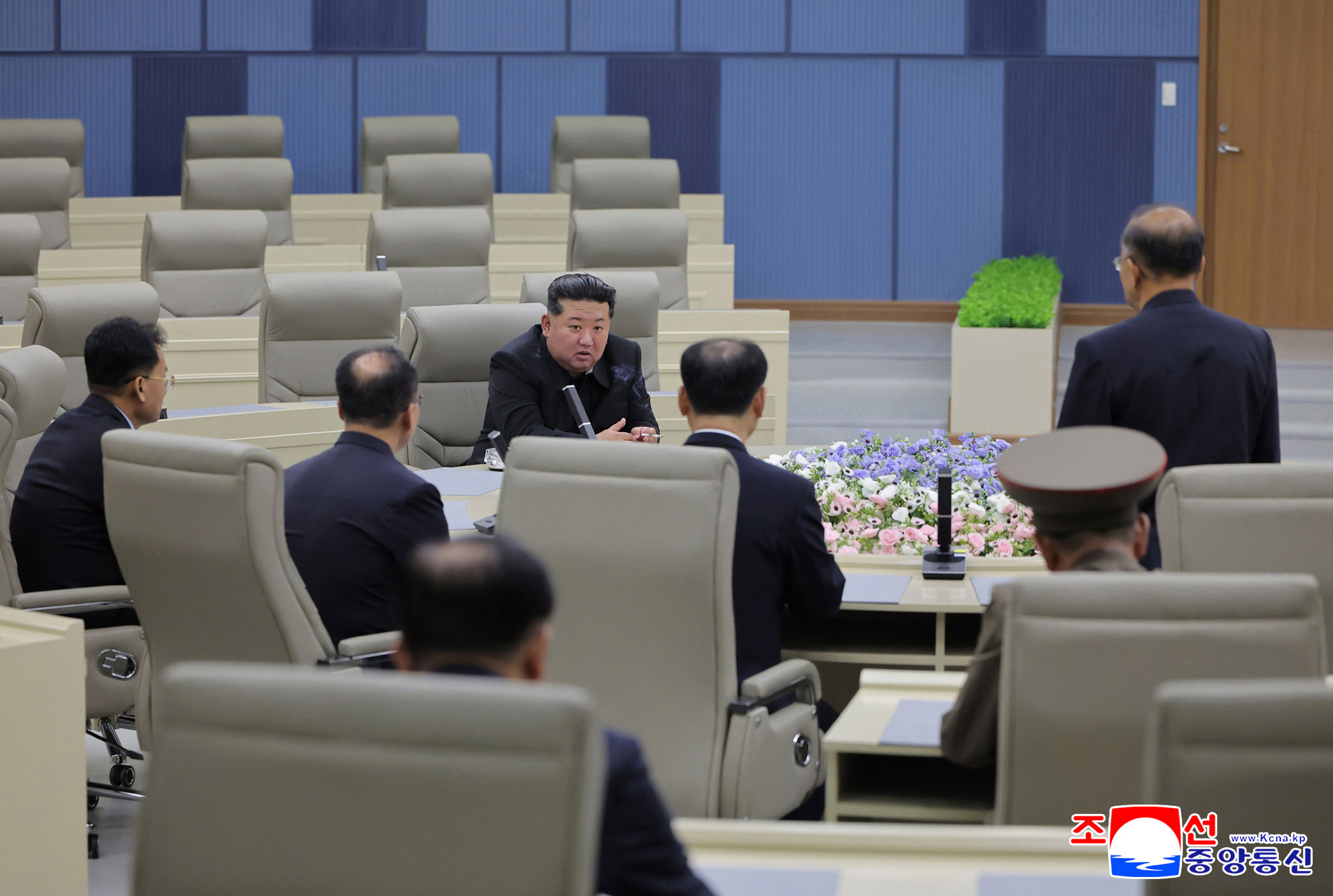 Der verehrte Genosse Kim Jong Un besichtigte das vor der Einweihung stehende Pyongyanger Krankenhaus