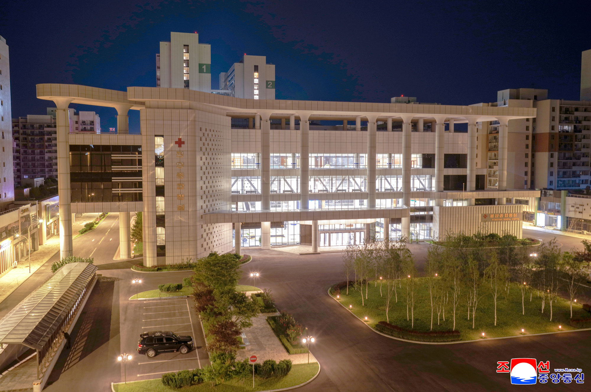 Der verehrte Genosse Kim Jong Un besichtigte das vor der Einweihung stehende Pyongyanger Krankenhaus