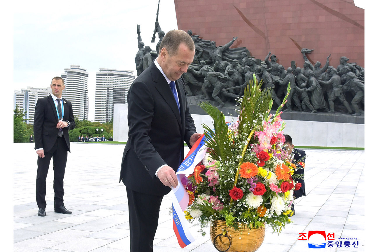 Дмитрий Медведев на возвышенности Мансу