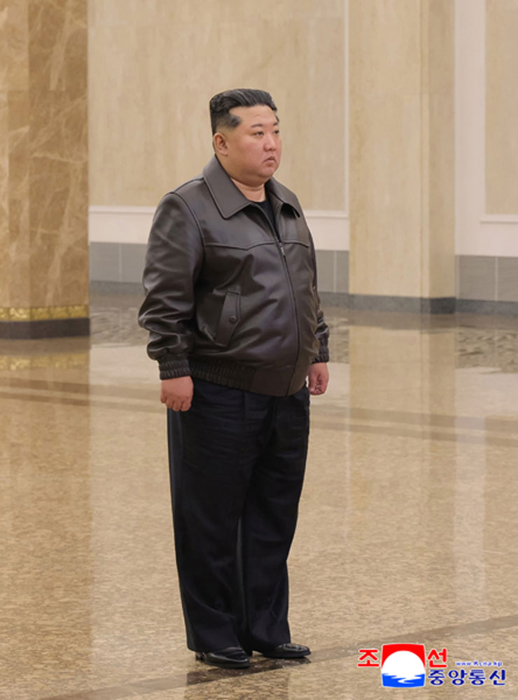 敬爱的金正恩同志怀着隆重庆祝朝鲜劳动党成立80周年的光荣，参谒锦绣山太阳宫
