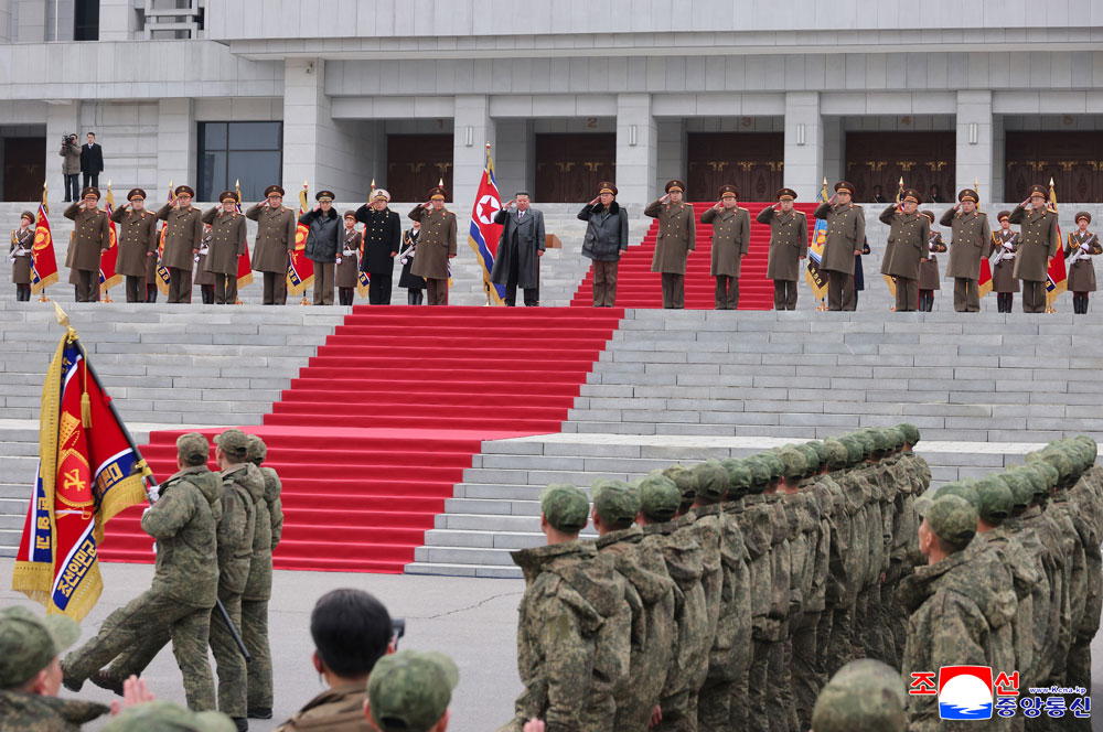 اقامة حفل الترحيب بوحدة الهندسة للجيش الشعبي الكوري والعائدة إلى الوطن بعد تنفيذ أوامر الحزب القتالية فى المناطق العملياتية الخارجية