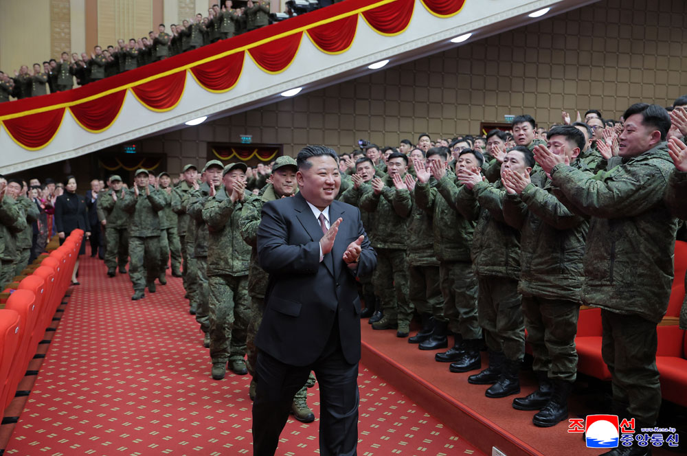 اقامة حفل الترحيب بوحدة الهندسة للجيش الشعبي الكوري والعائدة إلى الوطن بعد تنفيذ أوامر الحزب القتالية فى المناطق العملياتية الخارجية