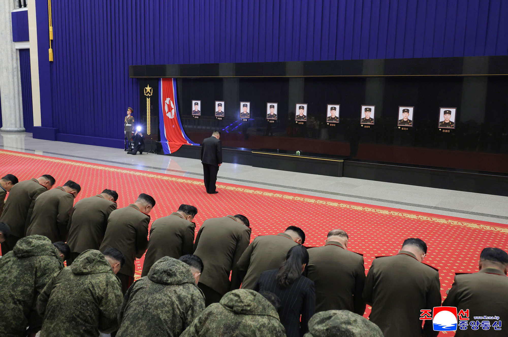 해외작전지역에서 당의 전투명령을 관철하고 귀국하는 조선인민군 공병부대 환영식 성대히 진행