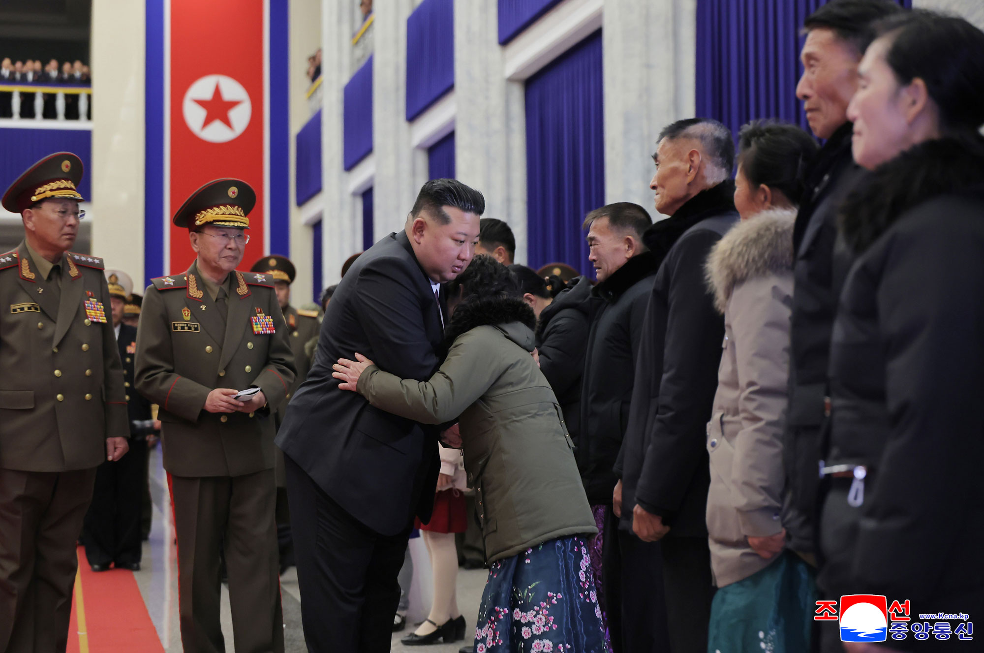 해외작전지역에서 당의 전투명령을 관철하고 귀국하는 조선인민군 공병부대 환영식 성대히 진행