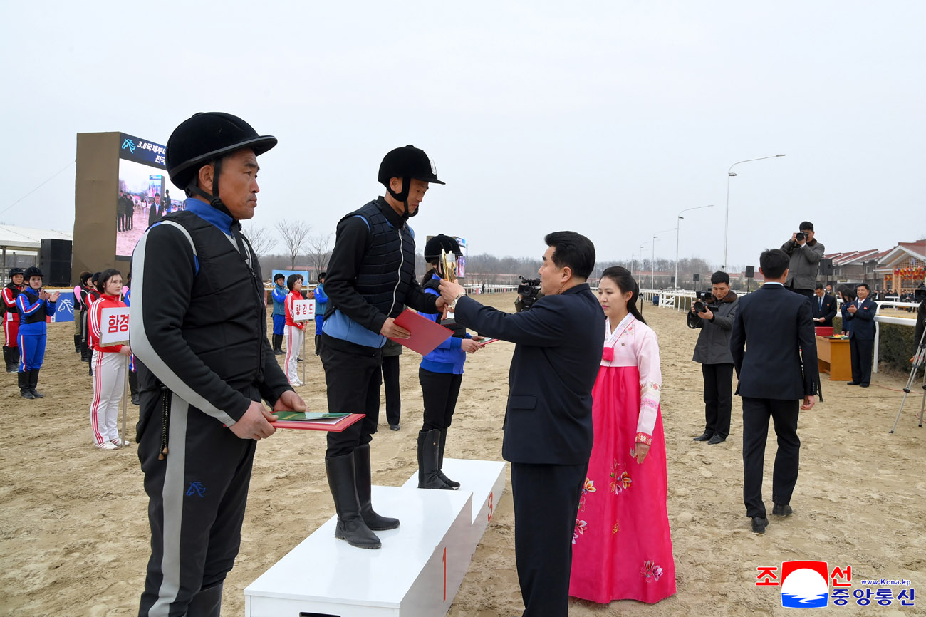 Reitwettkampf zwischen den Bezirken des ganzen Landes zum Internationalen Frauentag „8. März“ 2026