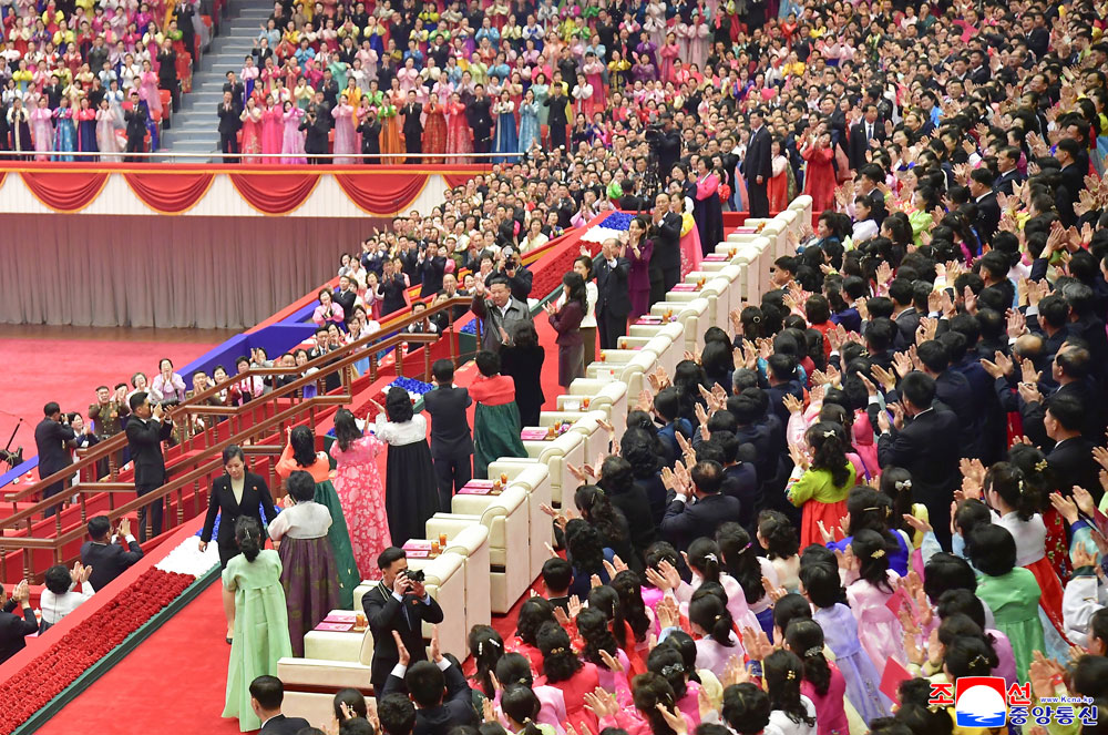 Das Festkonzert zum Internationalen Frauentag „8. März“ fand mit großem Publikumserfolg statt