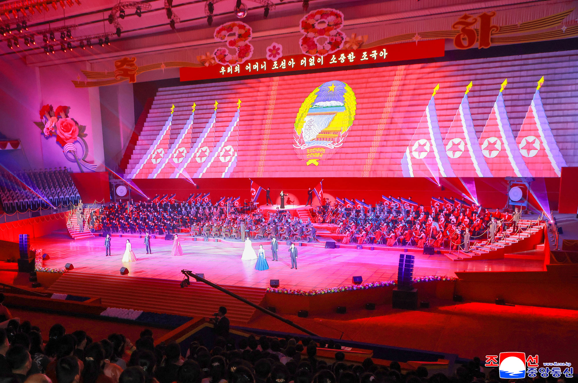 Das Festkonzert zum Internationalen Frauentag „8. März“ fand mit großem Publikumserfolg statt