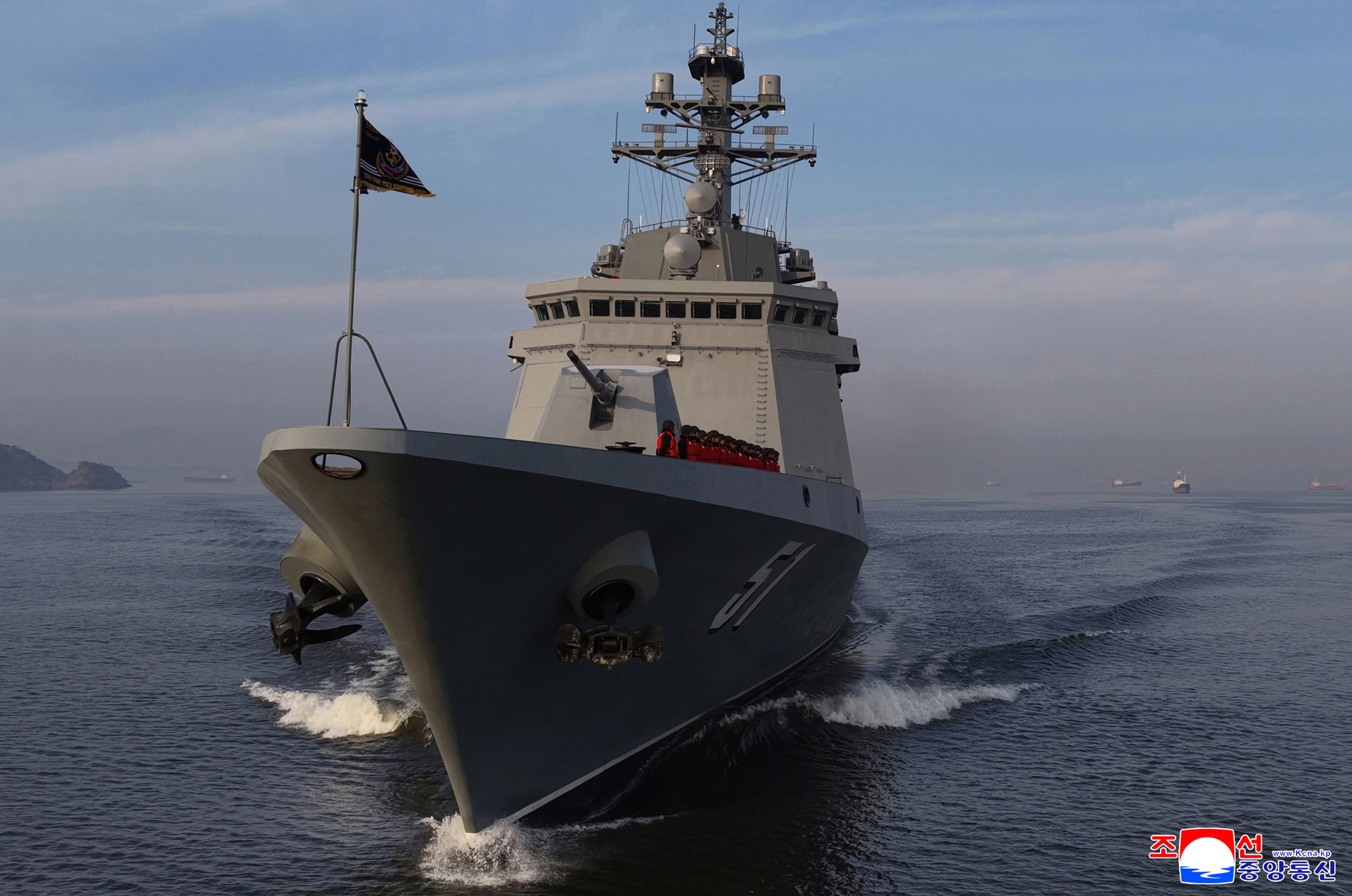 구축함 《최현》호에서 전략순항미싸일시험발사 진행