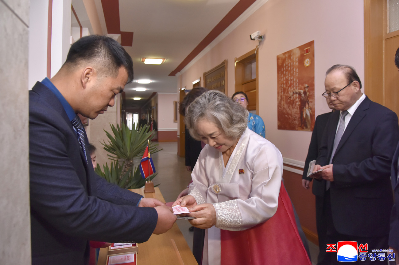 최고인민회의 제15기 대의원선거에 참가한 해외공민들의 반향