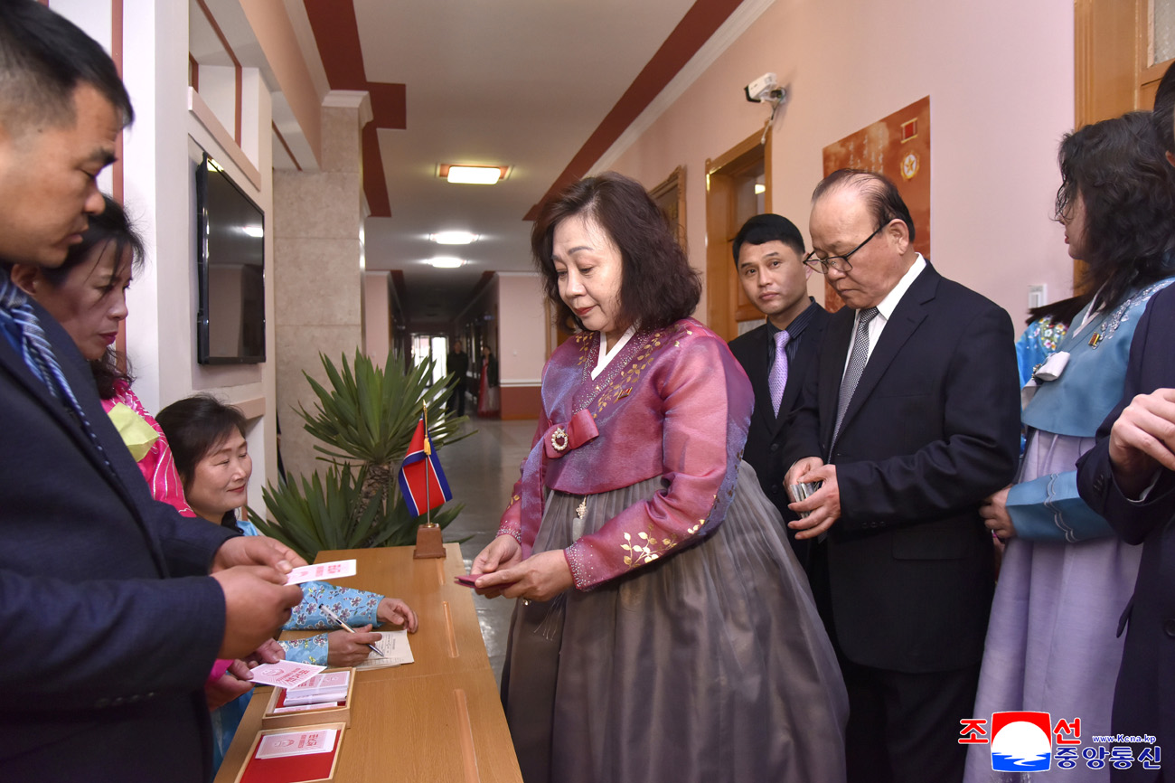 최고인민회의 제15기 대의원선거에 참가한 해외공민들의 반향