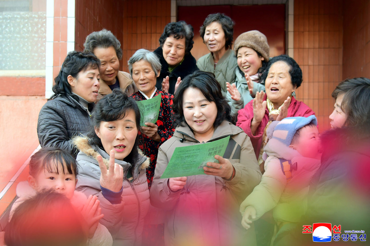 ファソン地区のニュータウンが新居入りで賑わっています