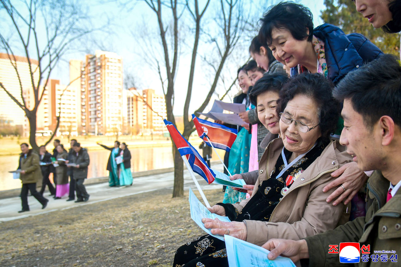 ファソン地区のニュータウンが新居入りで賑わっています